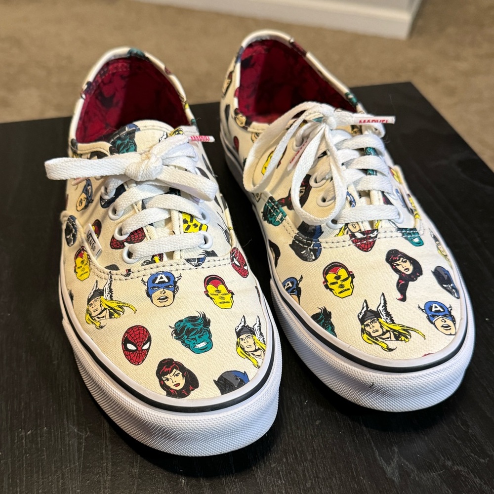 EUC Marvel Vans - W10.5 M9.0 - limited edition!